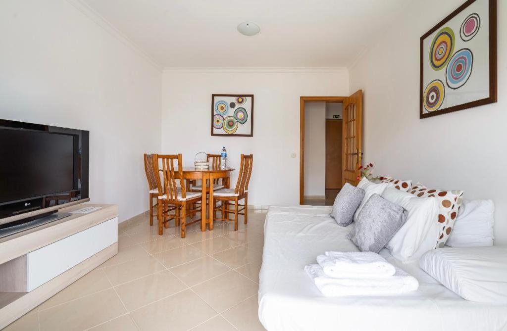 Quarteira Beach House Buitenkant foto